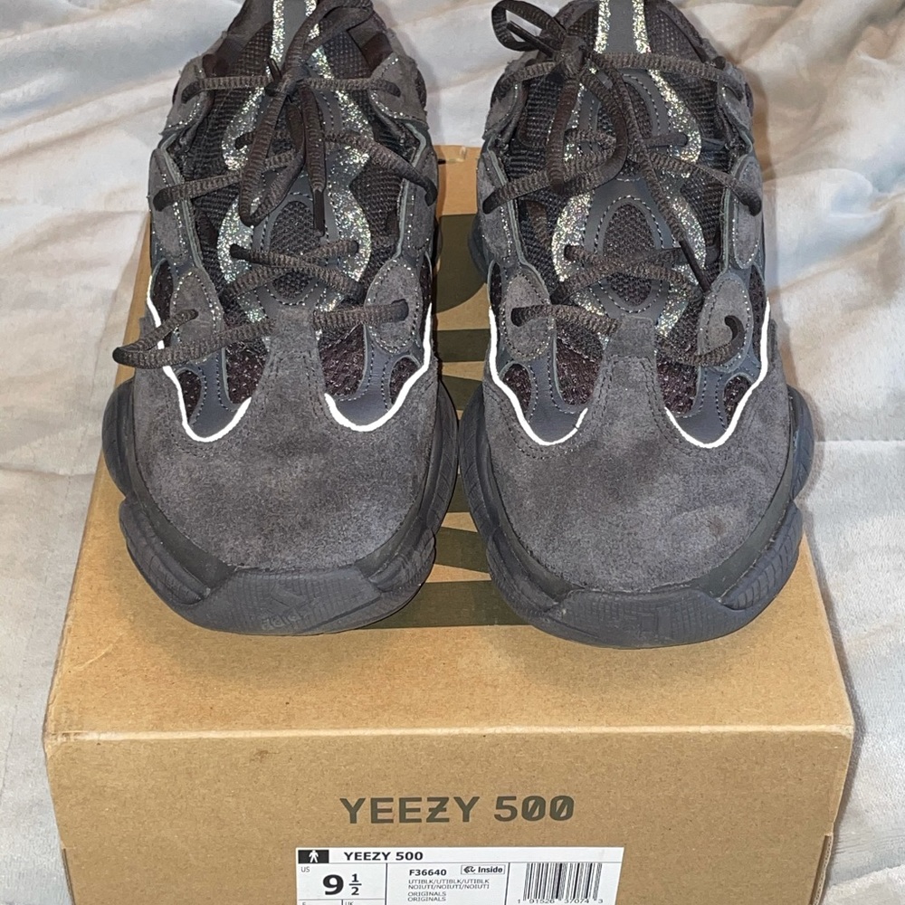 Yeezy Adidas 500 in Utility Black 9.5